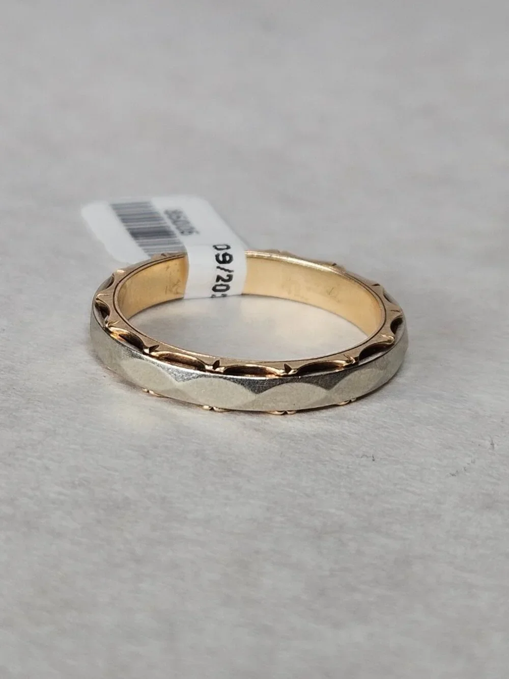 Kaynar 14K Yellow Gold Band Wedding Ring Band White Overlay 4.9 Grams Size 11